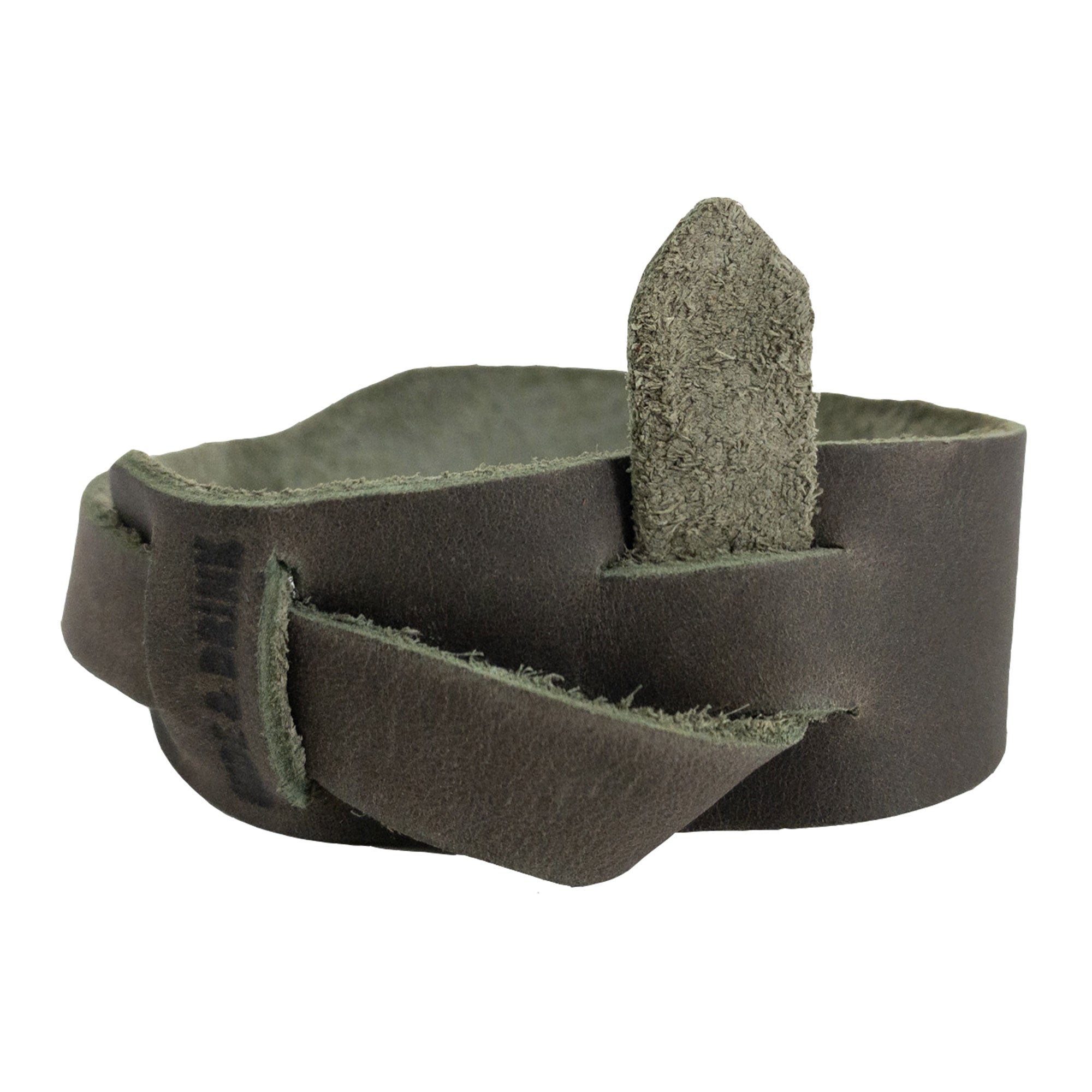 Side view of the green Hide & Drink Minimalist Wristband accentuating its elegant silhouette and adjustable strap. Made from full grain leather, this rustic bracelet reflects artisan craftsmanship, handmade in La Antigua Guatemala by StockyardX.