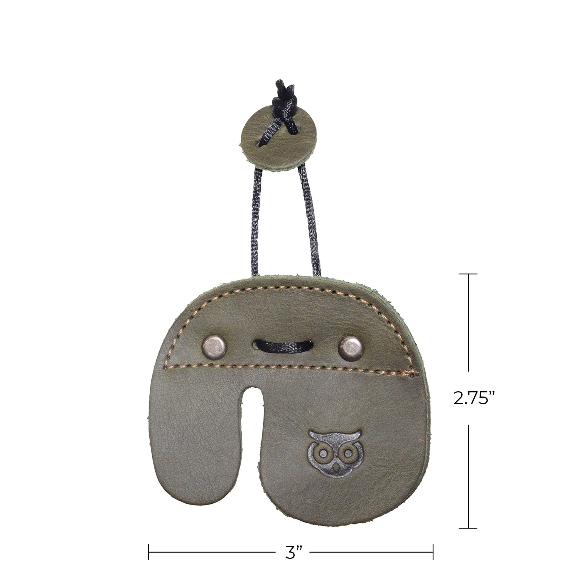 Right Handed Archery Finger Protector from Hide & Drink, crafted from full grain leather, showcases a practical design. This Archery Finger Tab acts as a Protect Guard for Recurve Bows, essential for any shooting practice gear. With artisan production in La Antigua Guatemala, this finger protector is a product of small batch craftsmanship, featuring hand cut and hand sewn details along with a fire branded design.